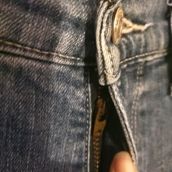 Levi's Womens Size 4 Capri Demin Cuffed Jeans Waist 27", 18" inseam - Picture 8 of 11